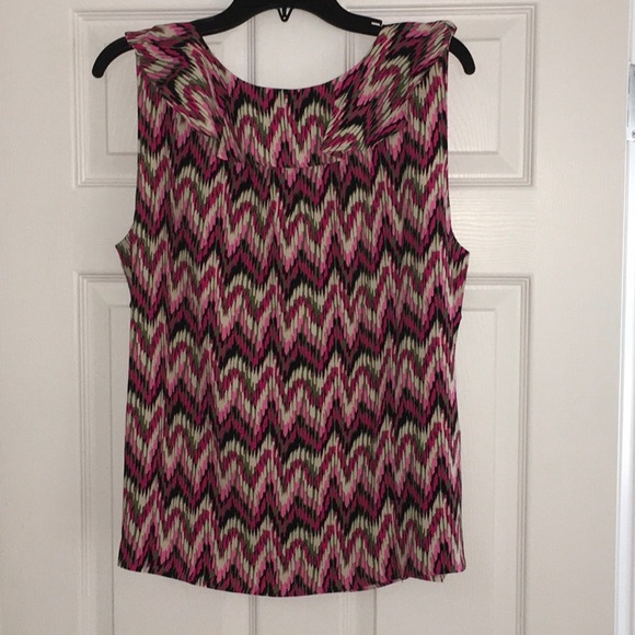 LOFT Ikat Palm Ruffle Shell - Picture 2 of 4